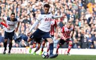 LONDON, ENGLAND - MARCH 19:  Dele Alli of Tottenham Hotspur scores his sides second goal from the penalty spot during the Premier League match between Tottenham Hotspur and Southampton at White Hart Lane on March 19, 2017 in London, England.  (Photo by Warren Little/Getty Images)